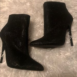 Brand New Qupid size 6 Bootie Heels
